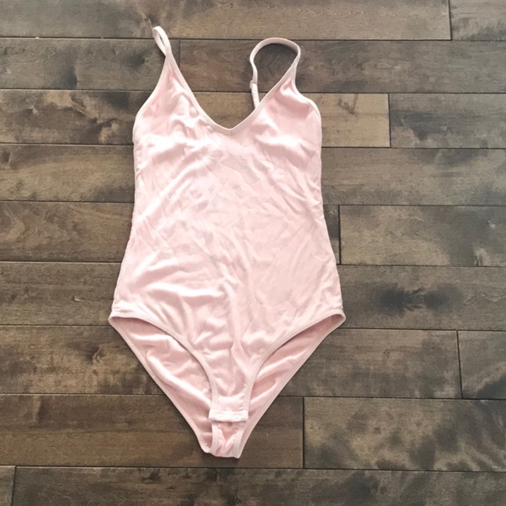 Aritzia Talula Kinver Bodysuit- Pink- Size XS
